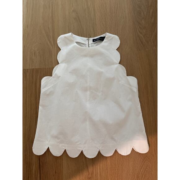 HEARTBEEPS Tops - Heartbeeps White Scalloped Poplin Sleveless shirt Size Small